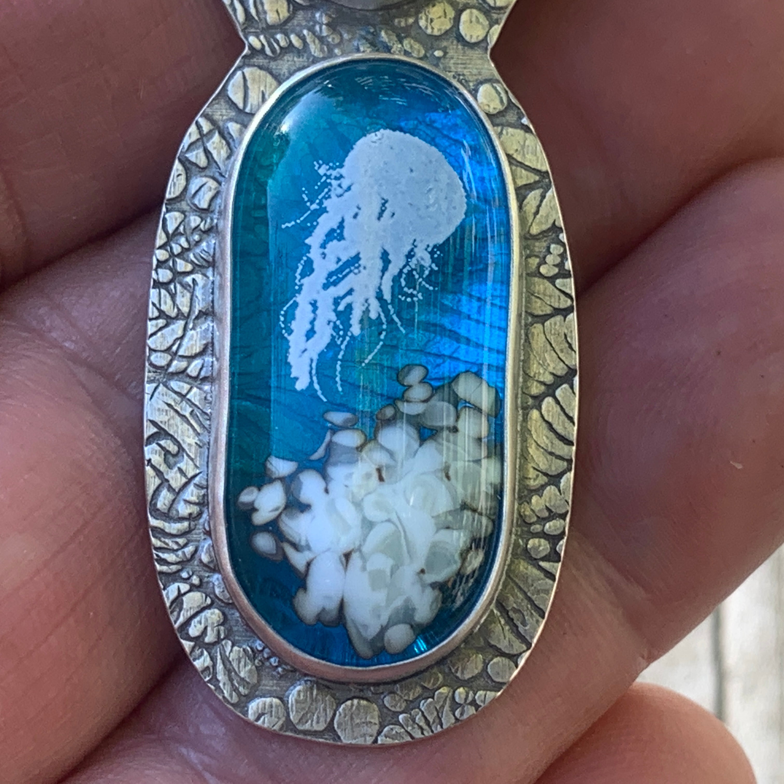 Floating Jelly Pendant
